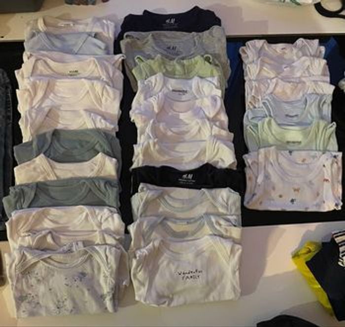 Gros lot vêtements bébé 6 mois - photo numéro 2