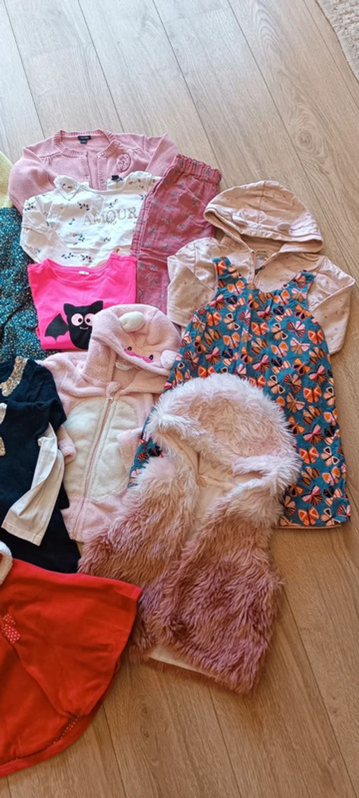 Lot vêtements 24mois fille - photo numéro 2