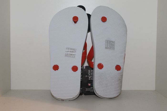 belle tongs mickey blanche et noire 33/34 - photo numéro 2