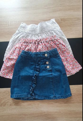 Lot de 3 jupes 4 ans