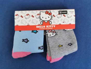 2 paires chaussettes Hello Kitty neuves - 27/30 - 4 à 6 ans