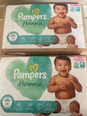 2 paquets de Pampers