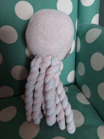 Nattou - pieuvre rose et blanche