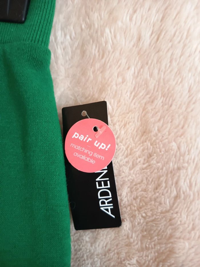 Mini jupe polaire. Marque Ardene (A363) - photo numéro 3