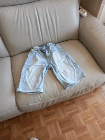Short en jean kiabi taille 34 ou 14 ans