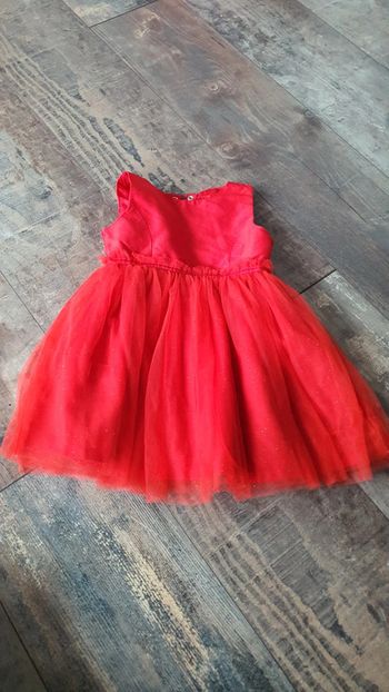 Robe tissaia 18 mois en très bon état