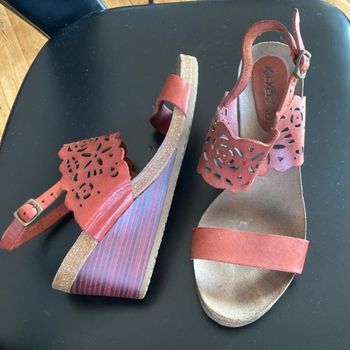 Nu pied tout en cuir rouge 39 Kickers