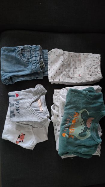 Lot vêtements bébé