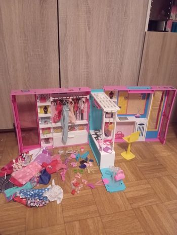 Dressing barbie