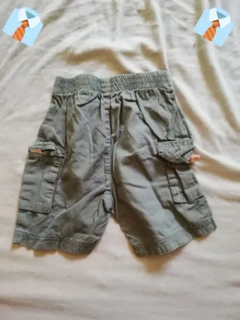 Short Gris avec Poches Latérales - Taille 6 Mois