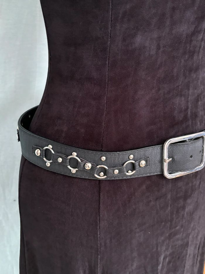 Superbe ceinture noire gothique/rock avec clous et anneaux et clous 90 cm neuve