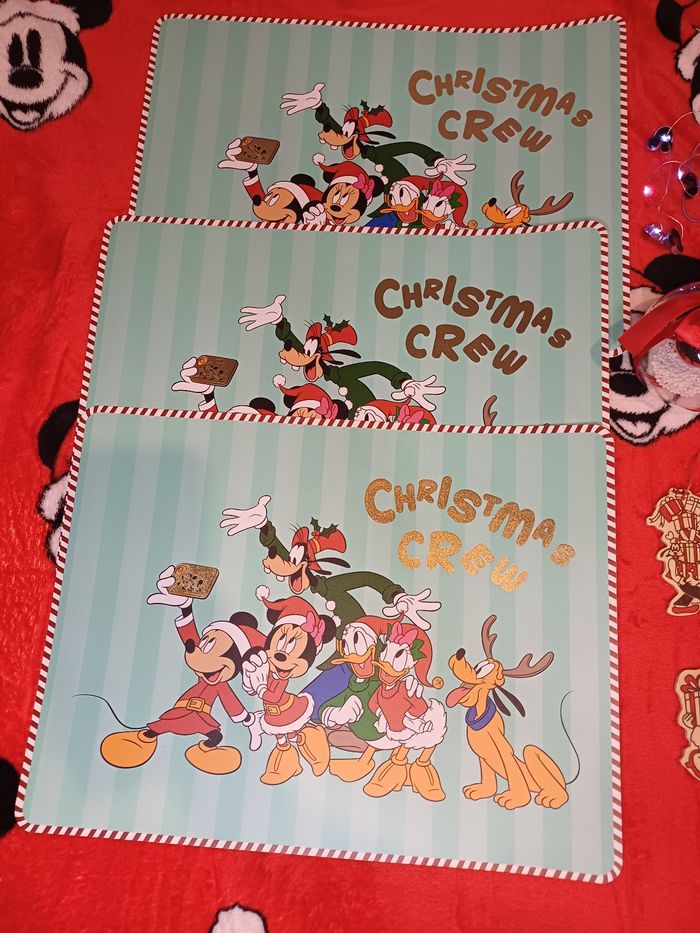 🧸Lots de plusieurs décoration de Noël Disney set de table, boule, décoration et une guirlande lumineuse - photo numéro 3