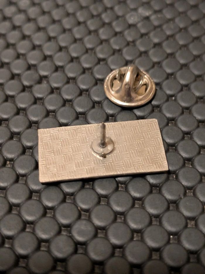 Pin's IBM informatique - photo numéro 2