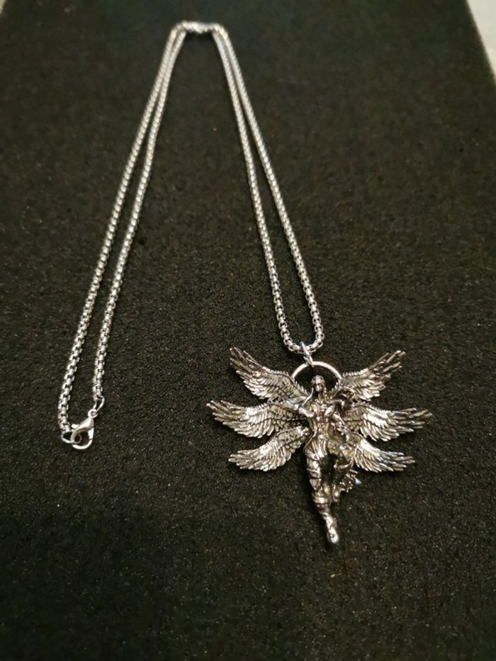 Collier et pendentif gothique 3D