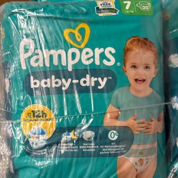 Couche Pampers taille 7  les 120