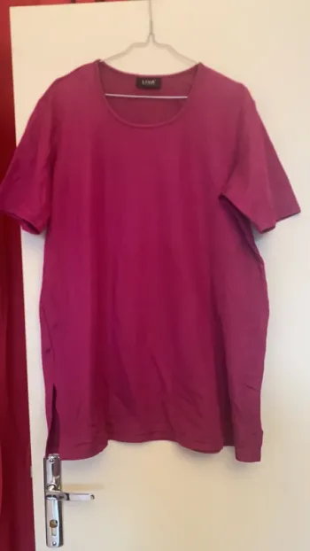 T-shirt violet