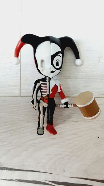 Figurine DC Comics Harley Quinn squelette 9 cm