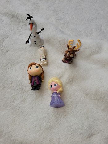 Lot Figurines reine des neiges