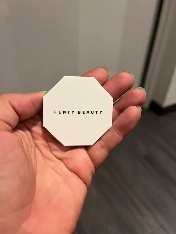 Fard à paupière  Highlighter Fenty beauty Killawatt foil trophy wife Neuf - photo numéro 4