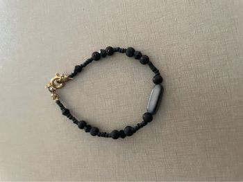 Joli bracelet noir
