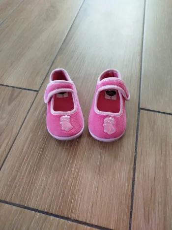 Chaussons filles taille 23