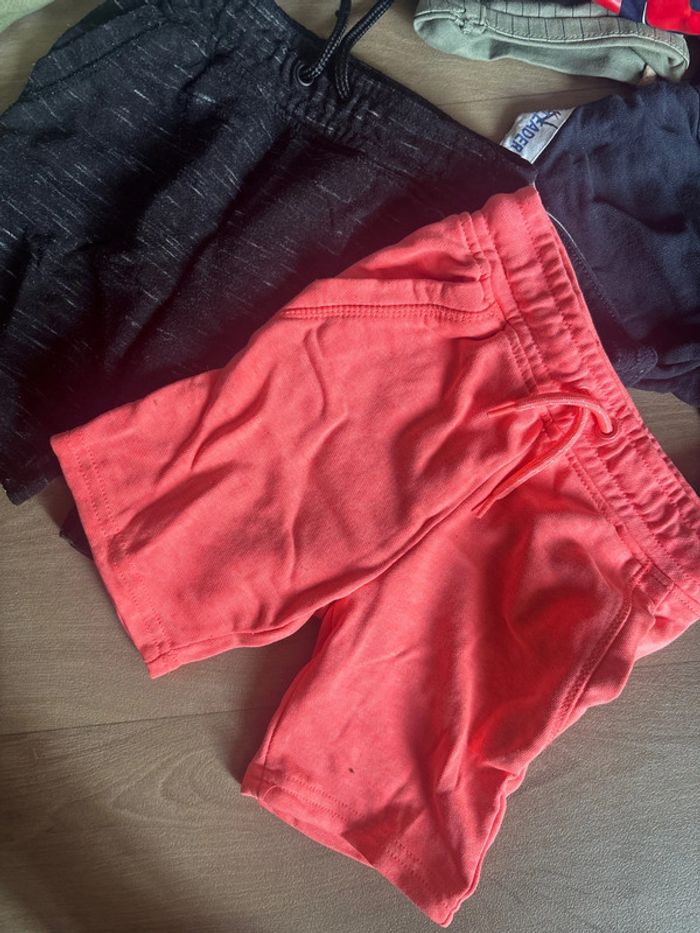 Lot 12 vêtements garçons 4 ans - photo numéro 2