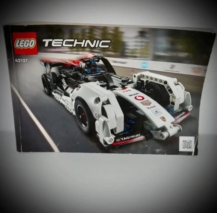 LEGO Techinc 42137 - Formula E Porsche 99X Electric - Complet avec notice - photo numéro 9