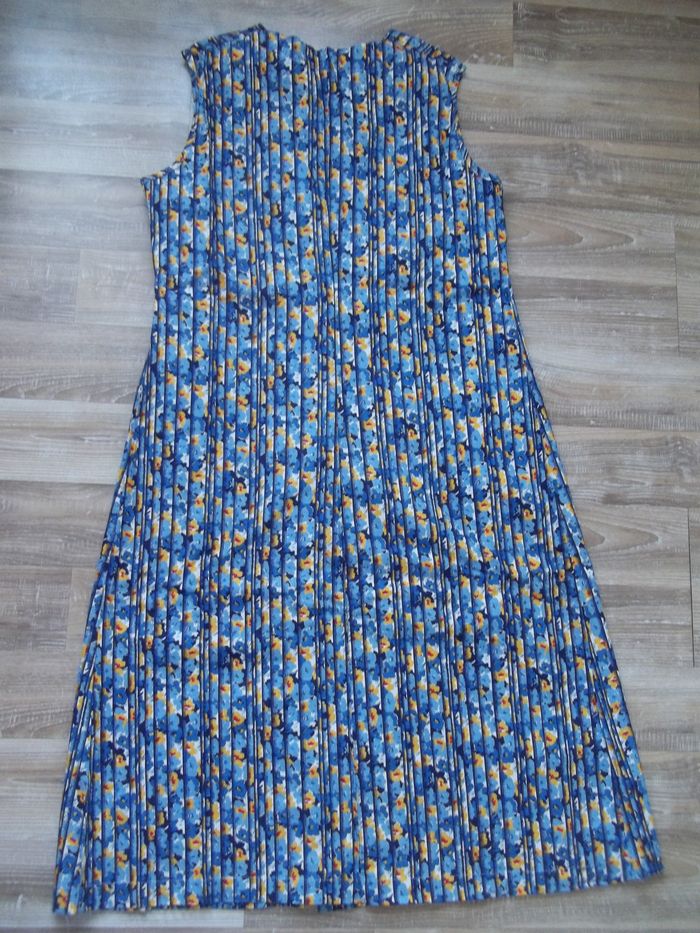 Blouse sans manches bleue fleurie 46 - photo numéro 4