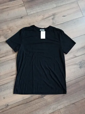 Tee shirt noir homme avec motifs épais L