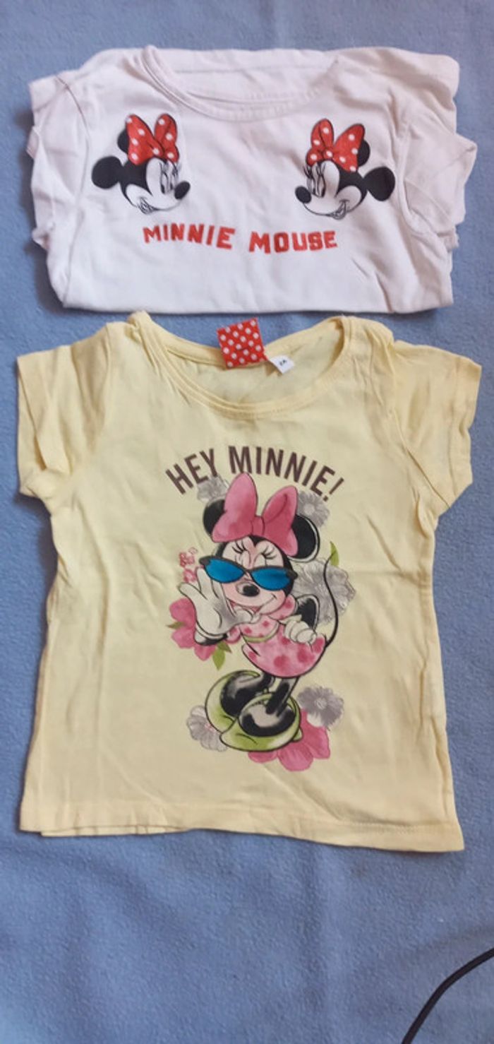 Lot de 2 tee-shirts Disney Minnie taille 2 ans - photo numéro 2