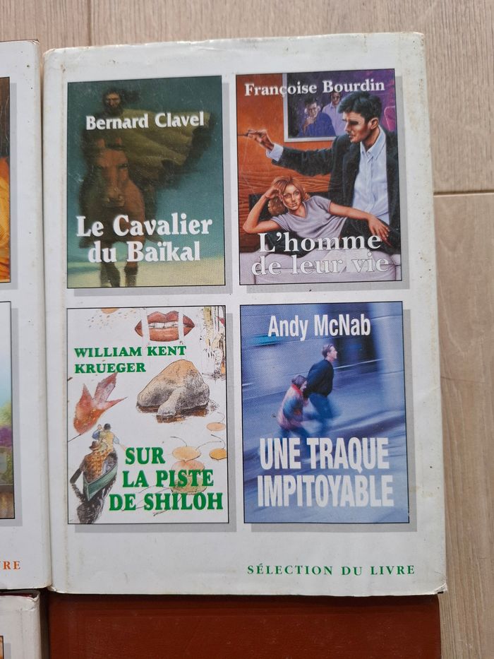 Lot de 9 livres contenant chacun 4 romans en bon état - photo numéro 4