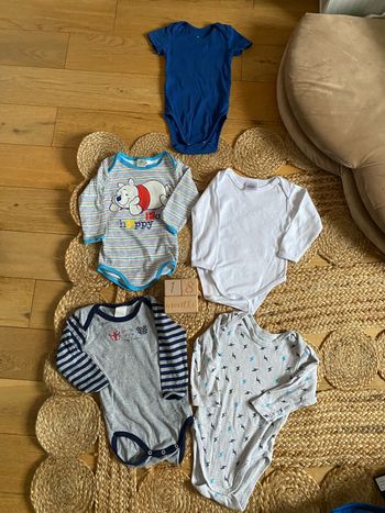 Lot de 5 bodys 18 mois