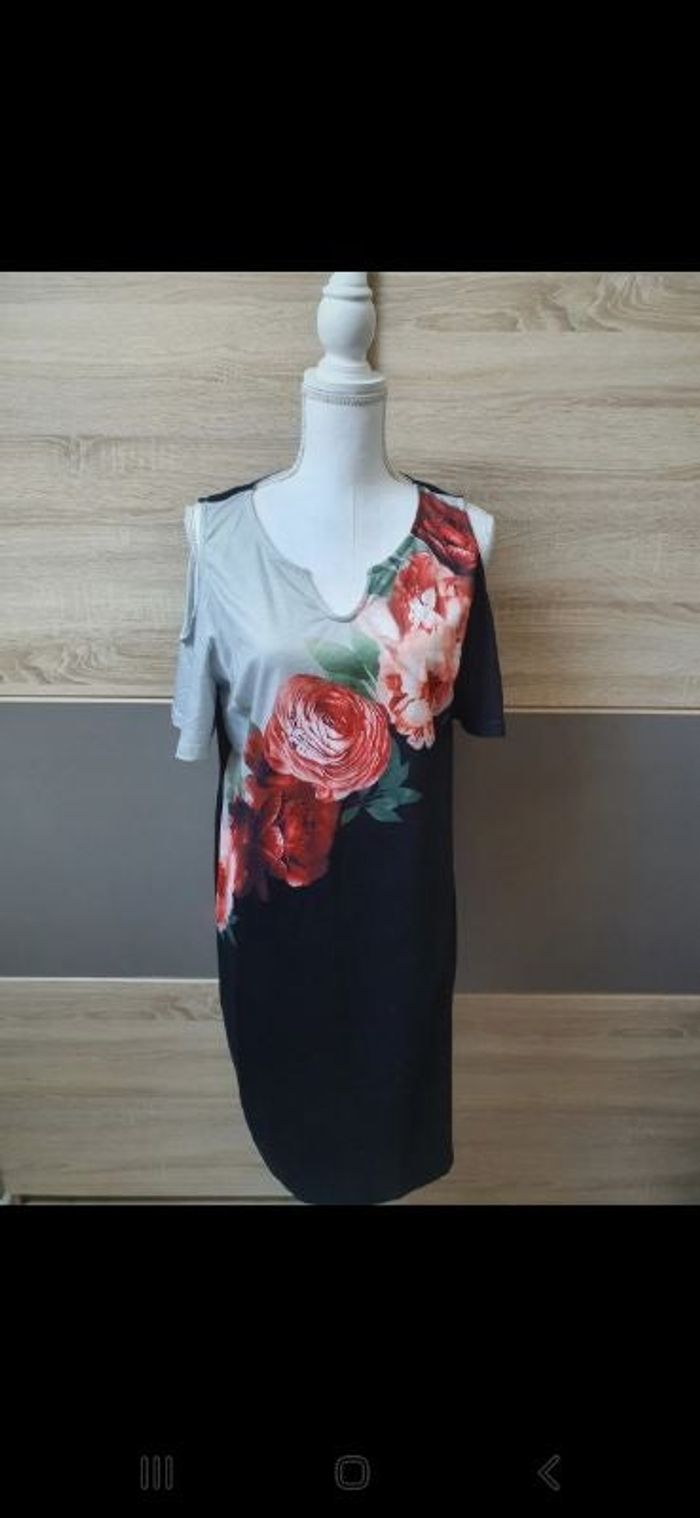 Robe épaules dénudées