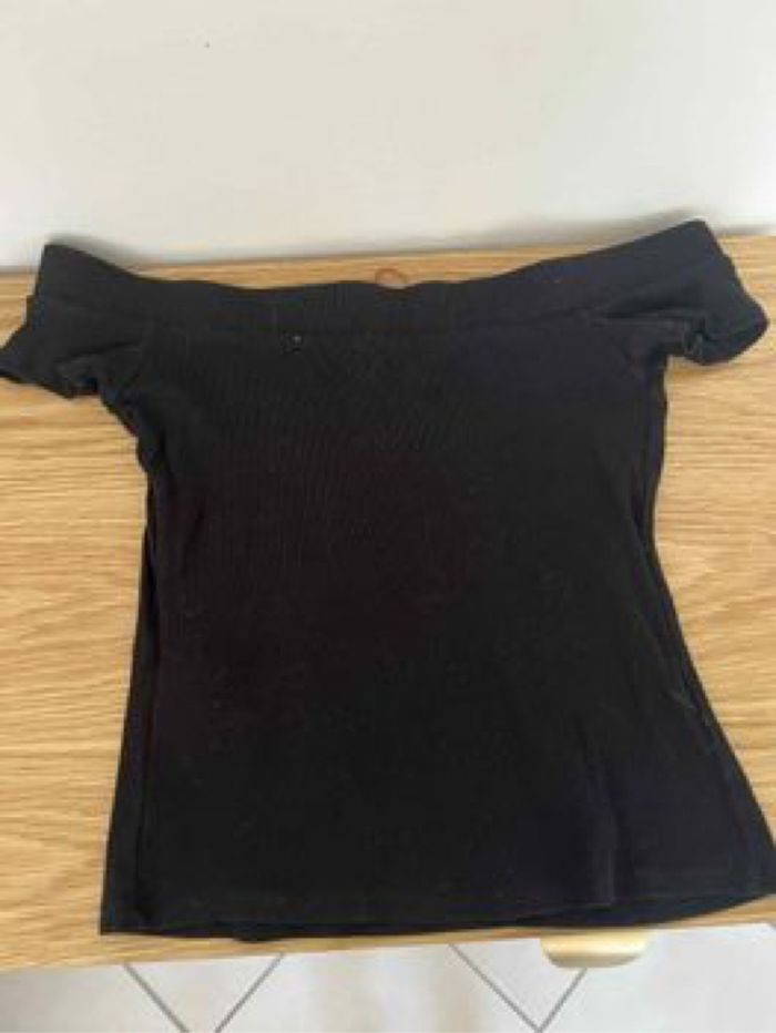Top épaule dénudée Guess - photo numéro 2