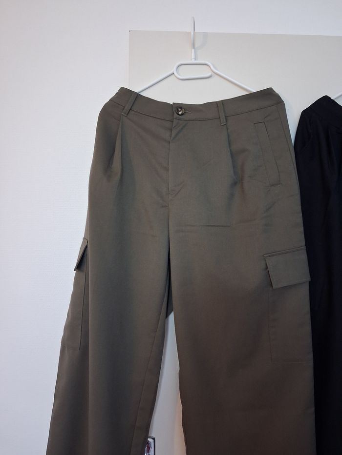 Deux pantalon - photo numéro 2