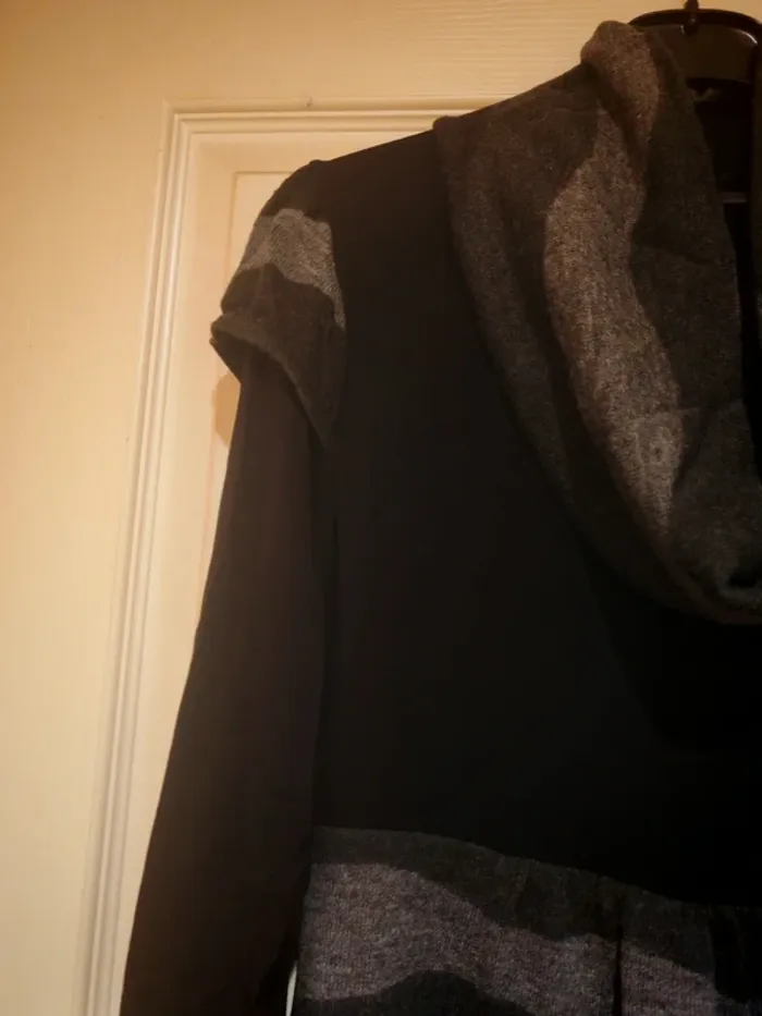 Robe noir et grise - photo numéro 3