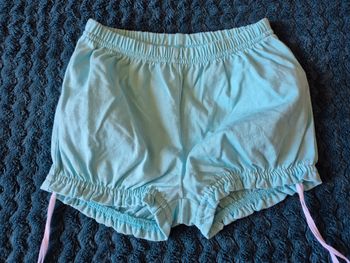 Short bébé fille taille 23mois