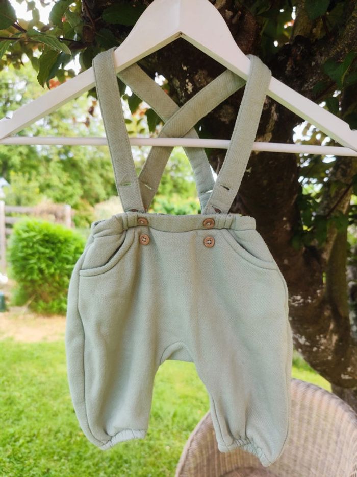 Pantalon salopette tape à l'oeil