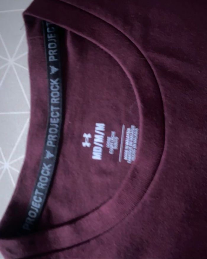 Superbe t-shirt de sport bordeaux corail M under armour - photo numéro 5