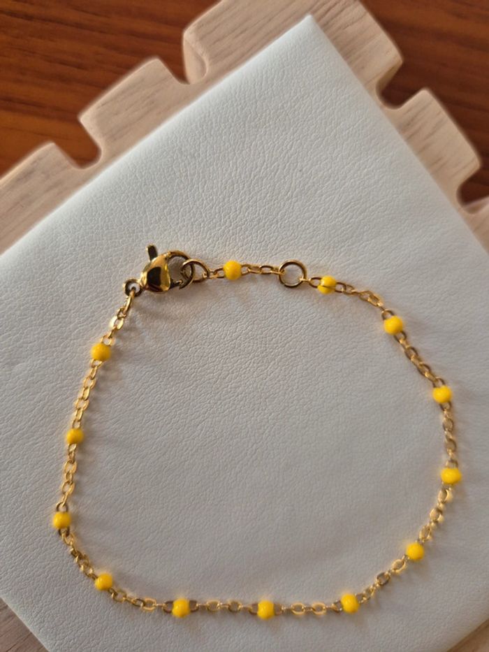 1 bracelet dorée  style gigi zag
🌸 perles jaunes  - NEUFS
🌸 En acier inoxydable - photo numéro 2