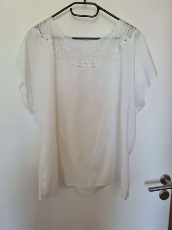 Haut blanc taille 48