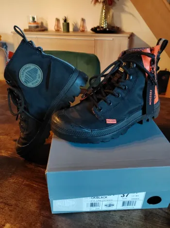 Palladium noir et orange