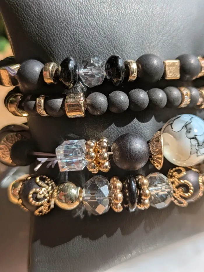 Lot de 4 bracelets en acrylique noir - photo numéro 3