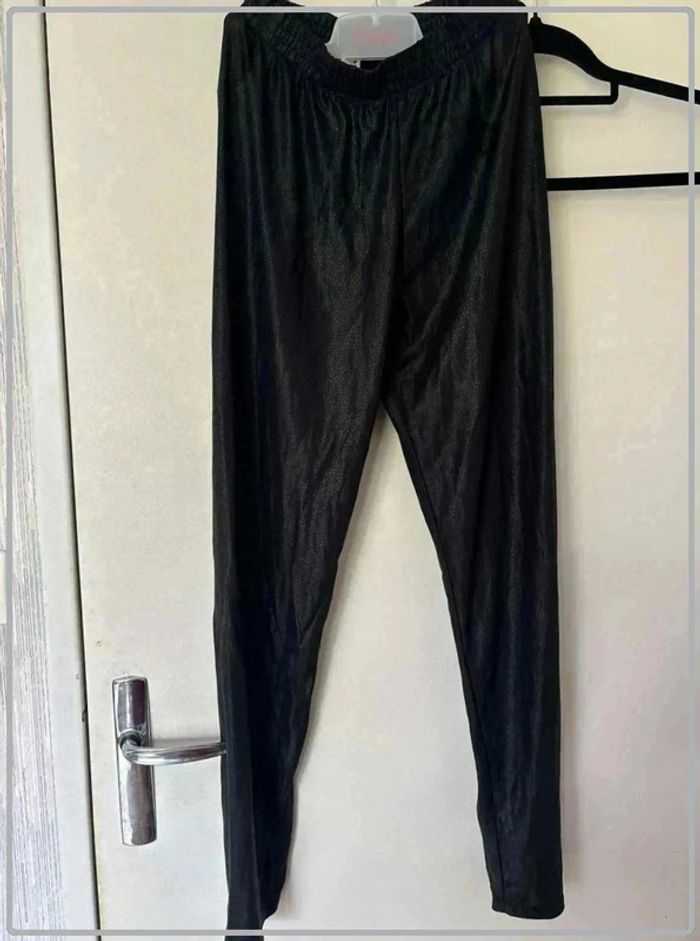 Leggins effet croco taille 38 marque dusen - photo numéro 2