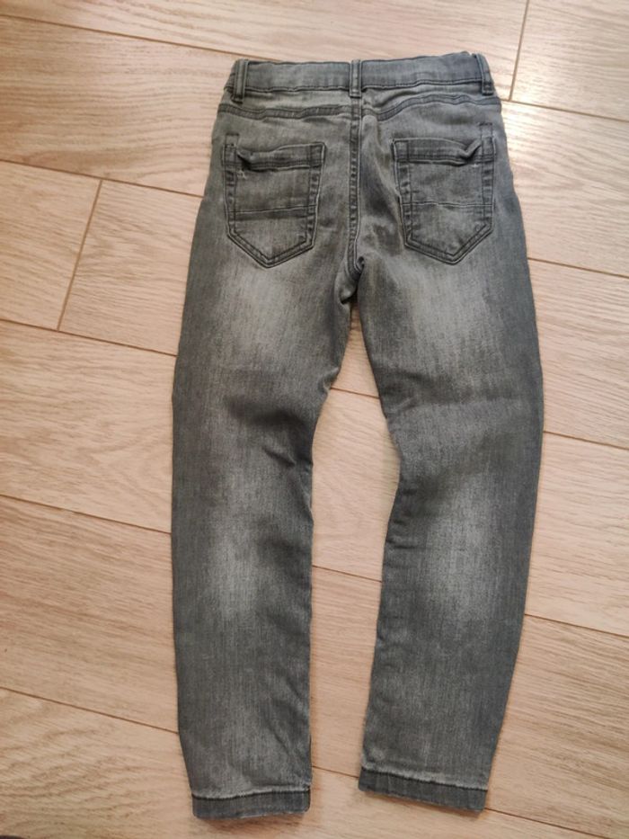 Jean taille 5/6 ans - photo numéro 2
