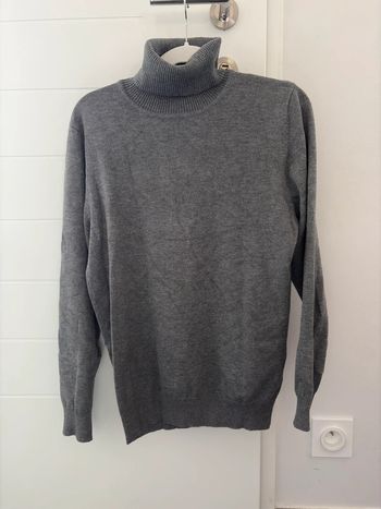 Pull léger col roulé