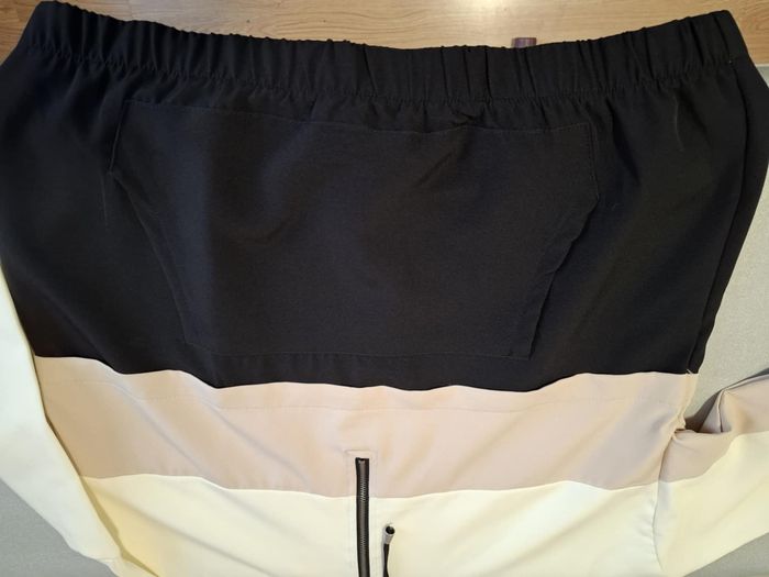 Magnifique sweat femme Amisu S à capuche poche ventrale neuf - photo numéro 5