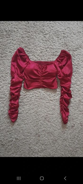 Crop top manches longues satiné