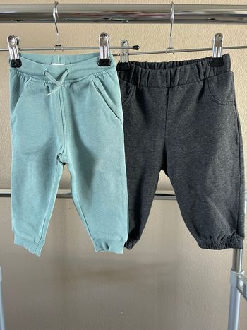 Lot 2 joggings 12 mois