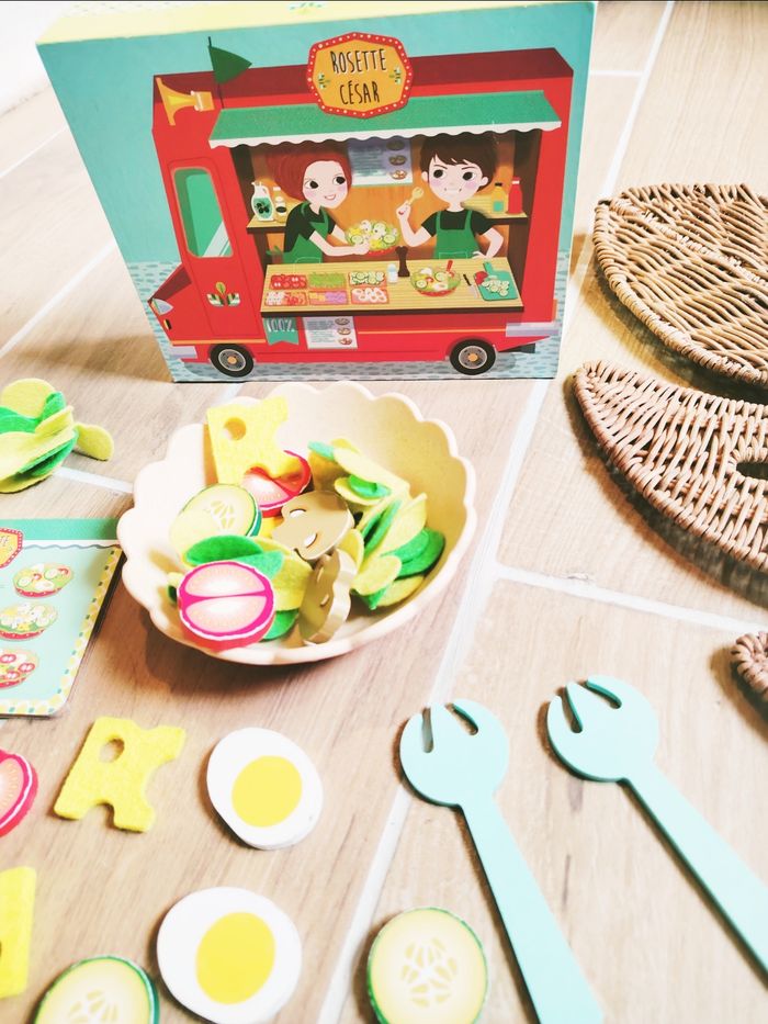🥗Coffret Dinette Rosette et César salade et divers légumes en bois et feutrine marque Djeco - photo numéro 3